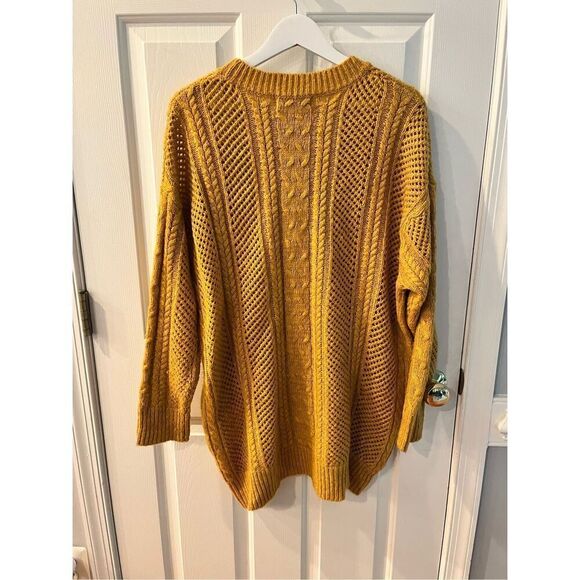 John + Jenn Mustard Gold Oversized Cable Knit Sweater sz M EUC - Picture 6 of 7